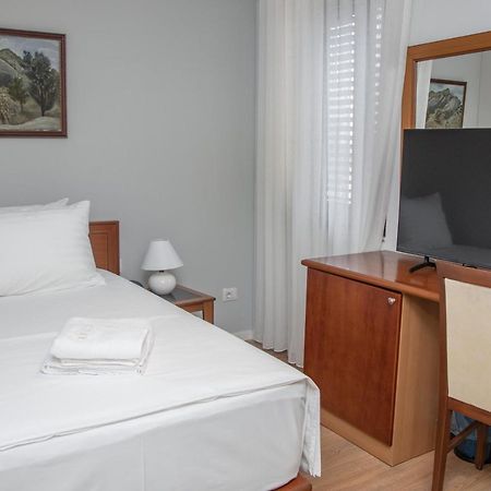 Arber Hotel Tirana Exteriör bild